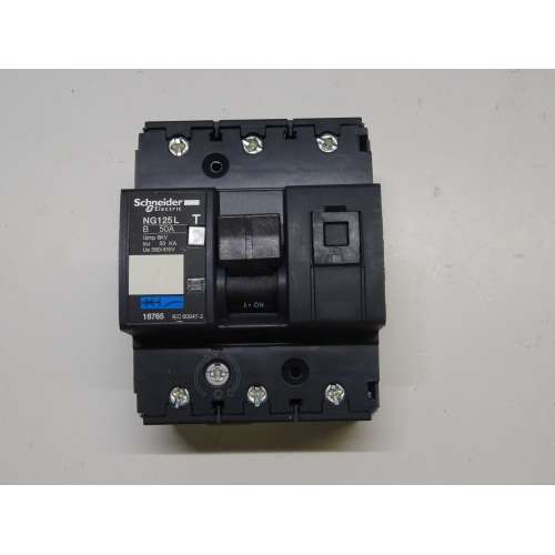Acti9 18765 Interruttore magnetotermico NG125L 3P B 50A 50kA (2426CD4)