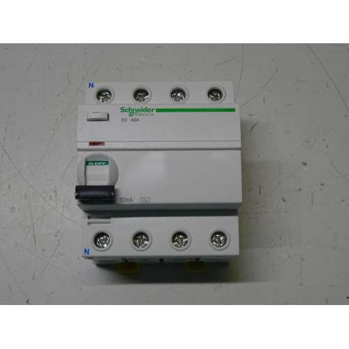 Acti9 iID A9R71440 Interruttore Differenziale Trifase 4P-40A-30mA-AC (2870/CE5SX)