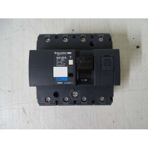 18653 Interruttore magnetotermico NG125N 4P C 32A 25kA
