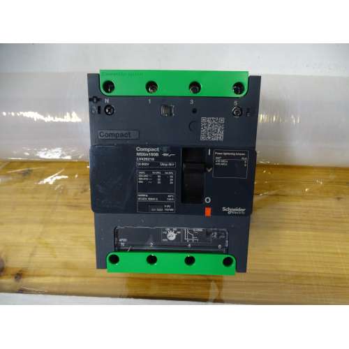SCHNEIDER LV426219 Interruttore automatico NSXm 25 kA TM160D 4P/3R