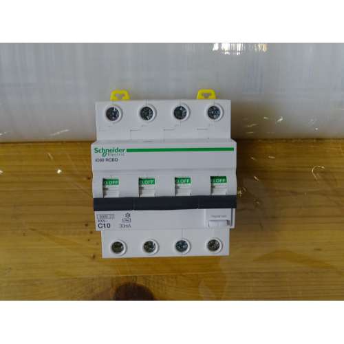 A9D57410 iC60N RCBO 4P 10A 30mA C 6000A AC Schneider