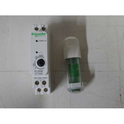 CCT15285 Interruttore Crepuscolare Acti 9 IC2000 per interni (2 - 2000 lux)