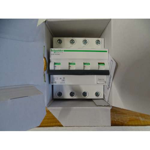 A9D97416 iC60N RCBO 4P 16A 30mA B 6000A SI