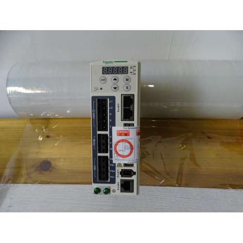 SCHNEIDER Lexium 23 CAN servo driver 200W CANopen LXM23AU02M3X