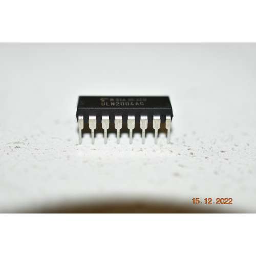25 Pezzi ULN2004APG DIP-16 Toshiba DARLING. ARRAY 0.5A NUOVO