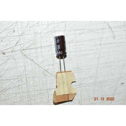 100 Pz Condensatore Elettrolitico 100uF 16 Volt 105° Radiale 3x11 mm Nichicon
