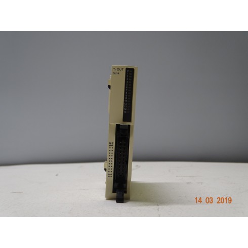 SCHNEIDER TWIDO TWDLCAA10DRF Extendable PLC base Twido - 100..240 V AC supply - 6 I 24 V DC - 4 O relay (ARM 6/2)