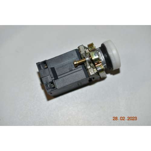Telemecanique ZB4BV33 Trasformatore Ing 120 V Out  6V 1.2VA BA9s Bianco