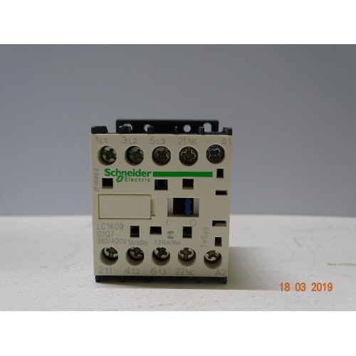  LC1K0901Q7 Contattore TeSys LC1K - 3 poli - AC3 440V 9 A - 380...400V AC  (ARM 6/4)