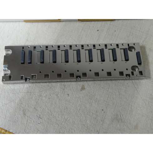 BMXXBP08000 Rack M340 - 8 Slot - Montaggio su Pannello, Piastra o Guida DIN