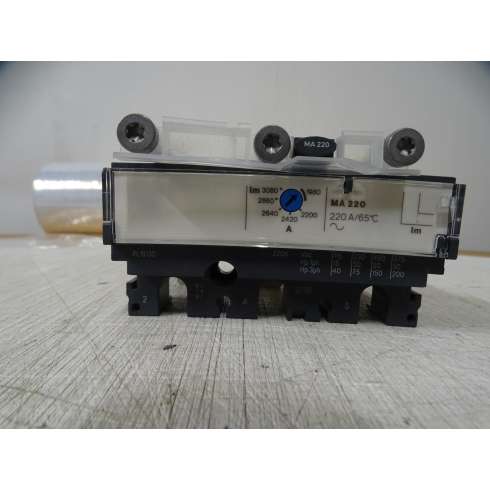 Schneider LV431500 Sganciatore - MA - 220 A - 3 poli 3d