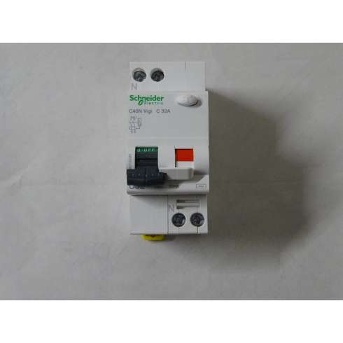 A9N19290 Interruttore magnetotermico diff 1P+N C 32A 30mA Tipo AC