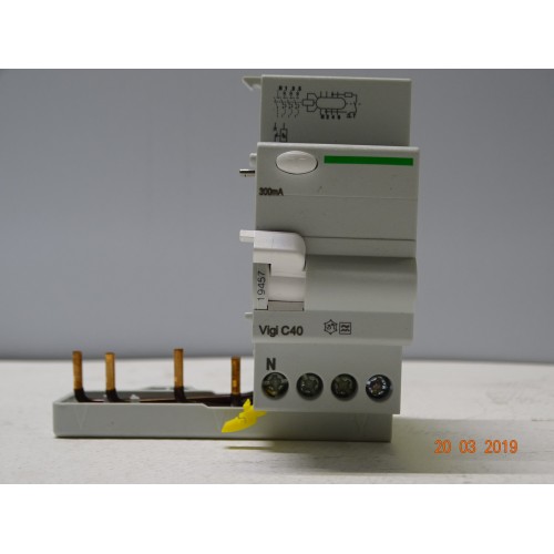 19457  Blocco Differenziale Uscita a Valle 3P+N-C40-300mA-A (ARM 7/4)