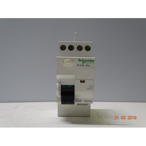 A9N19410   Interruttore Differenziale 2P-25A-30mA-AC (ARM 7/4)