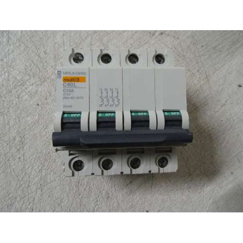 Merlin Gerin 25449 Interruttore Automatico C60L 4P 10A Curva C