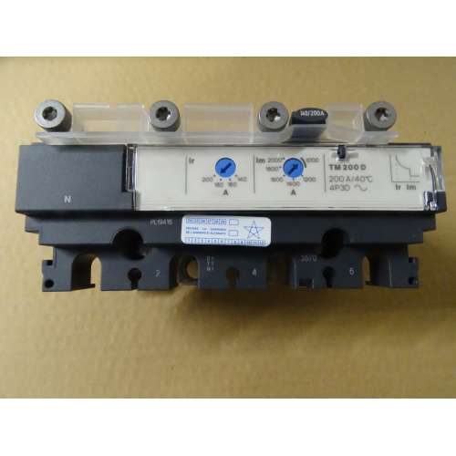 Schneider LV431441 Sganciatore Magnetotermico TMD - 200 A - 4 poli 3d