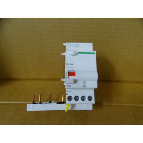 Schneider A9N19456 Blocco Differenziale Uscita a Valle 3P+N-40A-30mA-A