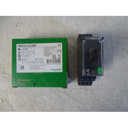 Schneider RM22UA23MR Relè Controllo Sovratensione 5..500Vac/dc, 2 NC/NO