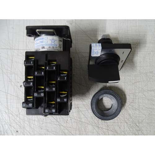 Schneider K2K015QCH Commutatore a Camme  2 POLI 45° 20 A per Ø22 MM