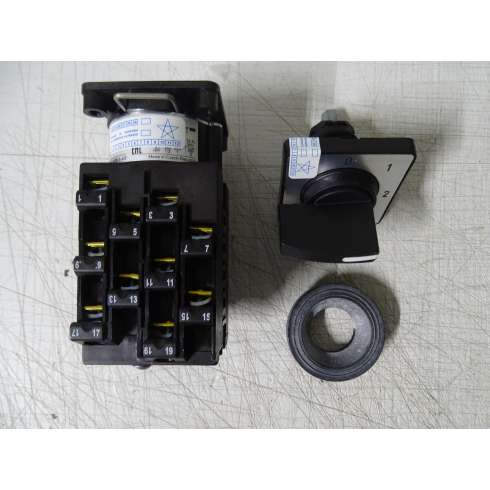 Schneider K2K015QCH Commutatore a Camme  2 POLI 45° 20 A per Ø22 MM