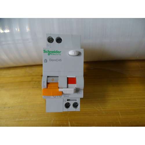 Schneider 16716 Interruttore magnetotermico Differenziale DomC45C 1P+N C16 30mA-AC