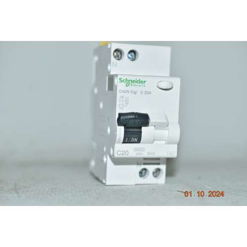 Schneider A9N19288 Interruttore magnetotermico Differenziale C40N Vigi 1P+N-C20-30ma Tipo Ac 6000A