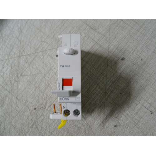 Schneider A9N19445 Blocco Differenziale C40 1P+N 40A 300mA Tipo AC