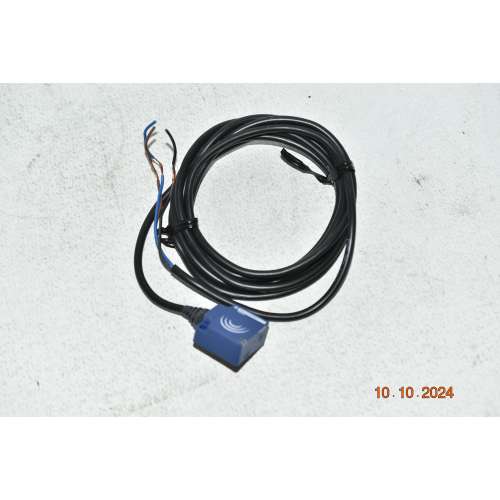 Telemecanique XS8E1A1PBL2 Sensore Induttivo di Prossimità 12..24 V