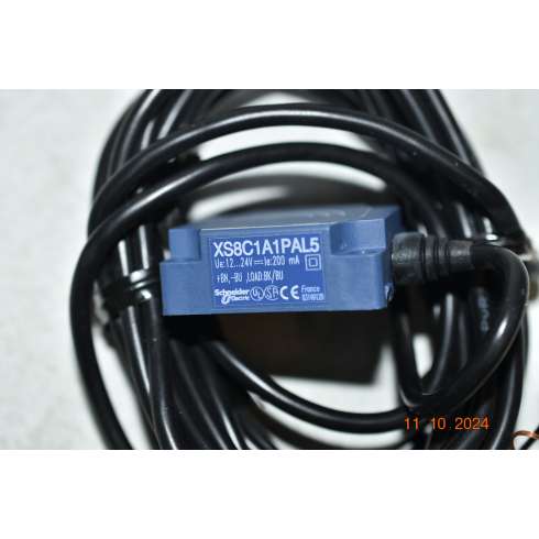 Telemecanique XS8C1A1PAL5 Sensore Induttivo di Prossimità 12..24 Volt