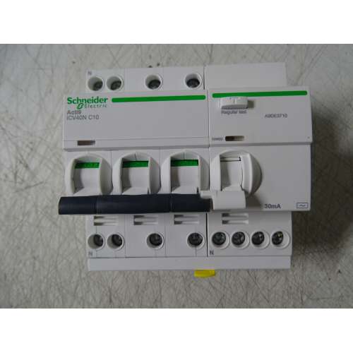A9DE3710 Int. Differenziale  iCV40N 3P+N C 10A 30mA Tipo AC Schneider