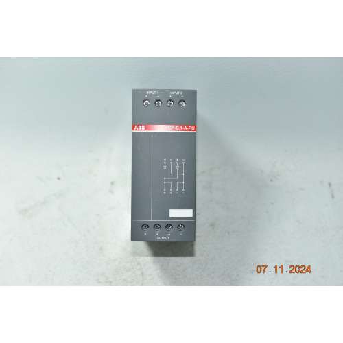 1SVR360060R2001 CP-C.1-A-RU-C ABB Unità di Ridondanza  tensione di ingresso  10..58 V cc