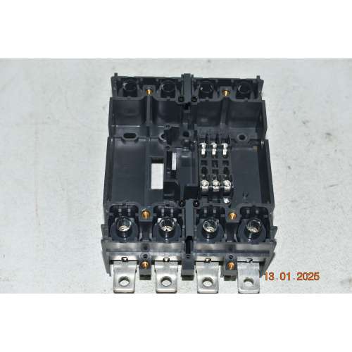 LV429267 Zoccolo Rimovibile 4 P per NSX100/250 Schneider