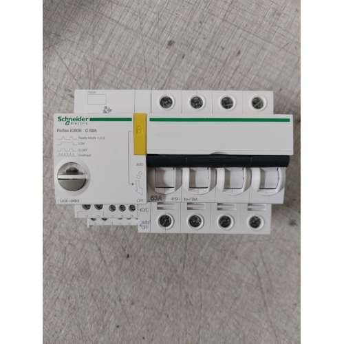 Schneider A9C62463 Interr Magnetotermico Integr. Reflex iC60N 4P C 63A 10kA