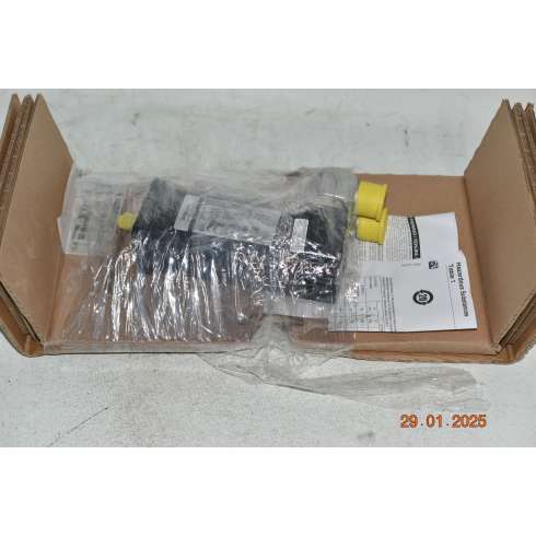SH30552P12A2000 Schneider Servomotore  0,8Nm IP54/65 No Freno Albero con Chiavetta MultiT 128 Sin/Cos Connettori 90°
