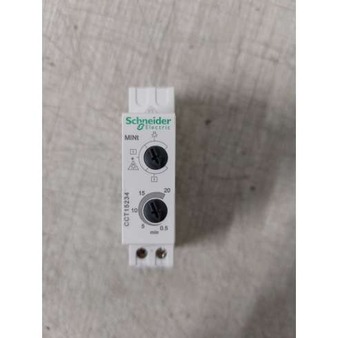 Schneider CCT15234 Temporizzatore luce-scale regolabile con preavviso e relè ad impulsi MINt
