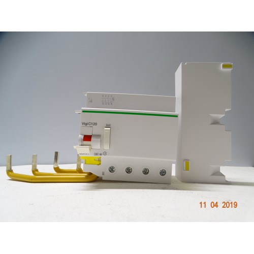 Schneider A9N18597 Blocco differenziale Adattabile 4P-125A-30mA-SI