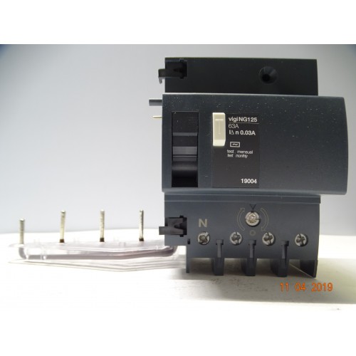  19004 Blocco differenziale Adattabile 4P-63A-30mA-AC (ARM9/2)