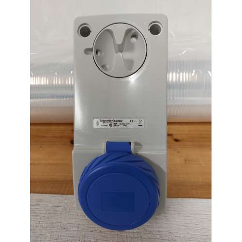 Schneider 82082 Presa da incasso interbloccata Unika IP65 16A 220V 3P+T