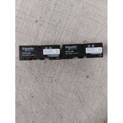 2 pezzi Schneider RUZC3M Base RUZ - contatto misto - 10A - connettore