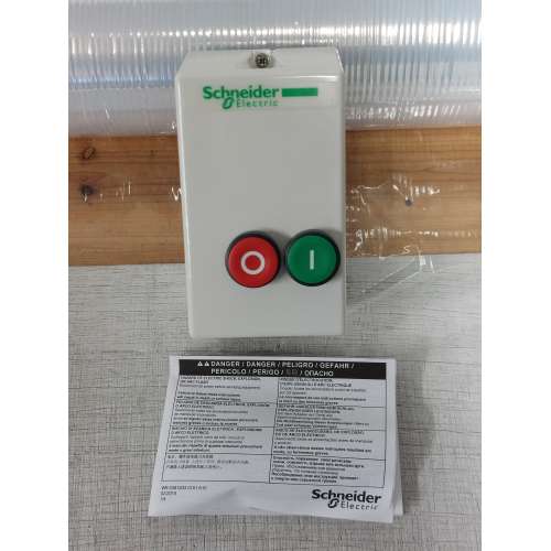Schneider LE1D09N7 Avviatore DOL Chiuso, Bobina 9A, 415V CA, incluso 1 LC1D, 2 Pulsanti