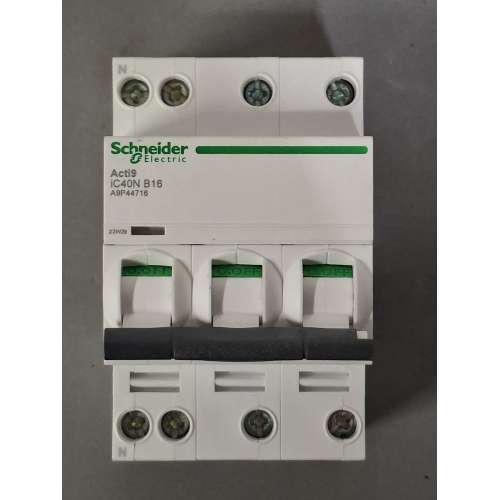 Schneider A9P44716 Interruttore Magnetotermico iC40N 3P+N B 16A 6000A