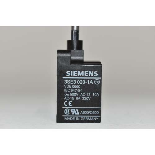 SIEMENS 3SE3 020-1A  Finecorsa  interruttore di posizione