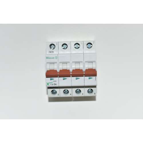 MOELLER 242627 PLSM-D4/4-MW  Magnetotermico Trifase 4 Amp  D 10KA 4 poli