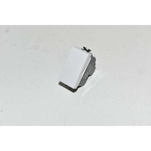 ABB CHIARA 2CSK1001CH Interruttore 1P 16A 1 Modulo