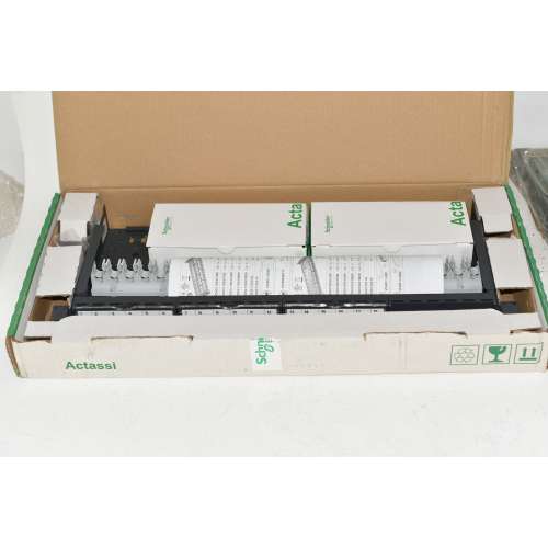 VDIG118241U50 Schneider Panel 19"Rack Actassi Equipaggiato Cat 5e UTP
