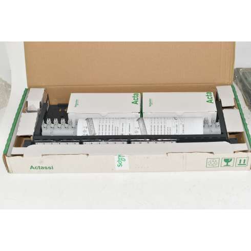 VDIG118241U50 Schneider Panel 19"Rack Actassi Equipaggiato Cat 5e UTP