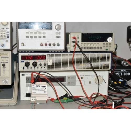 956/111 URMET Alimentatore per Kit Videocitofonico 15 VDC 25 Watt