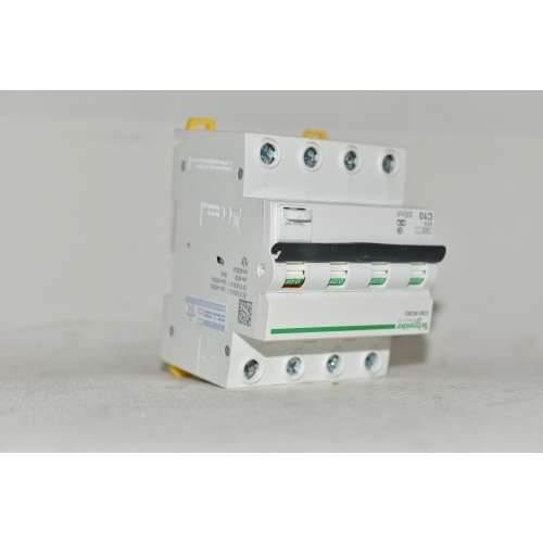 Interruttore Magnetotermico Differenziale A9D52410 RCBO 4P 10A 300mA 6KA Type A
