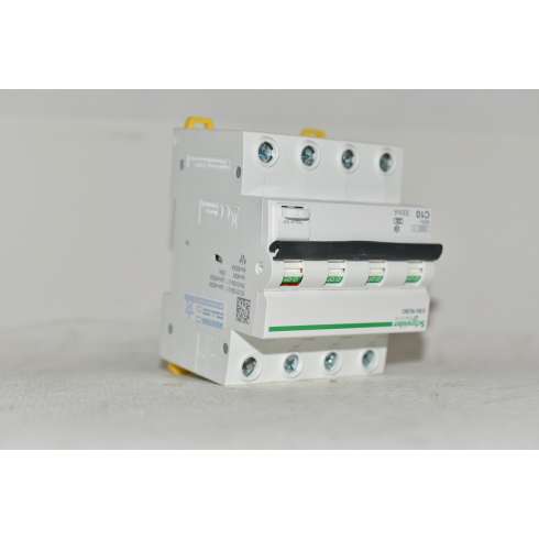Interruttore Magnetotermico Differenziale A9D52410 RCBO 4P 10A 300mA 6KA Type A