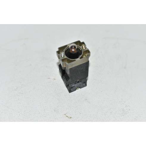 ZB2-BW034 +2 ZB2-BE102 110 Volt Sec 6 Volt Telemecanique Elemento di Contatto